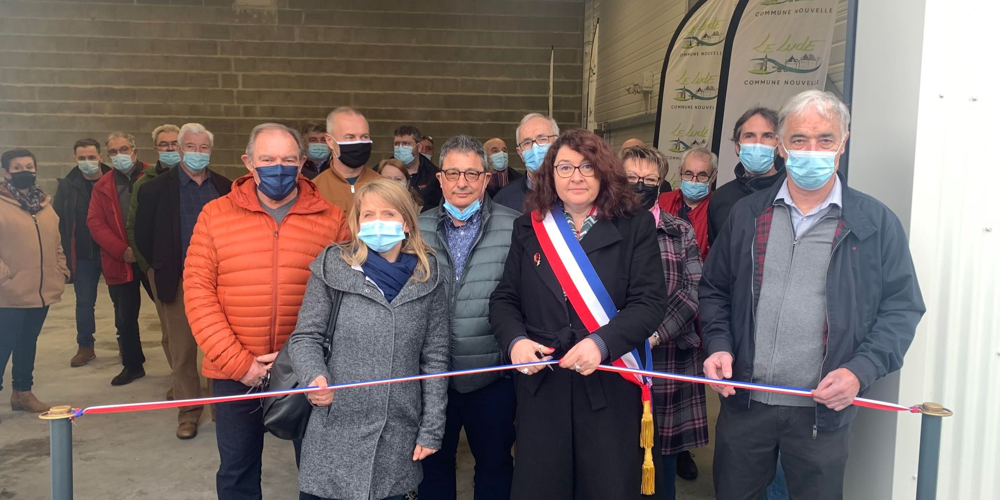 Lors de l’inauguration des bâtiments au Lude.