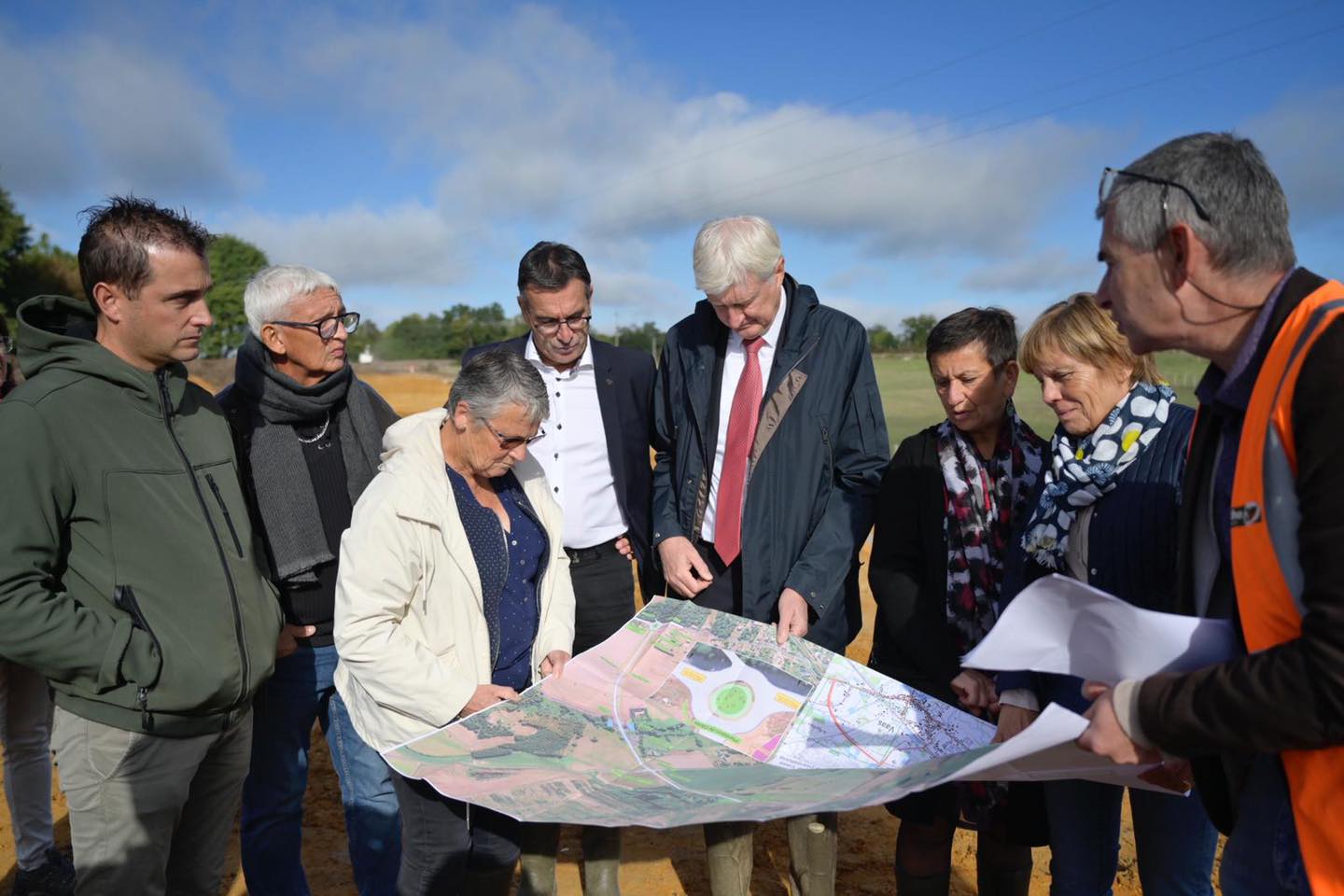 Lors de la visite des élus. Crédits : Département de la Sarthe