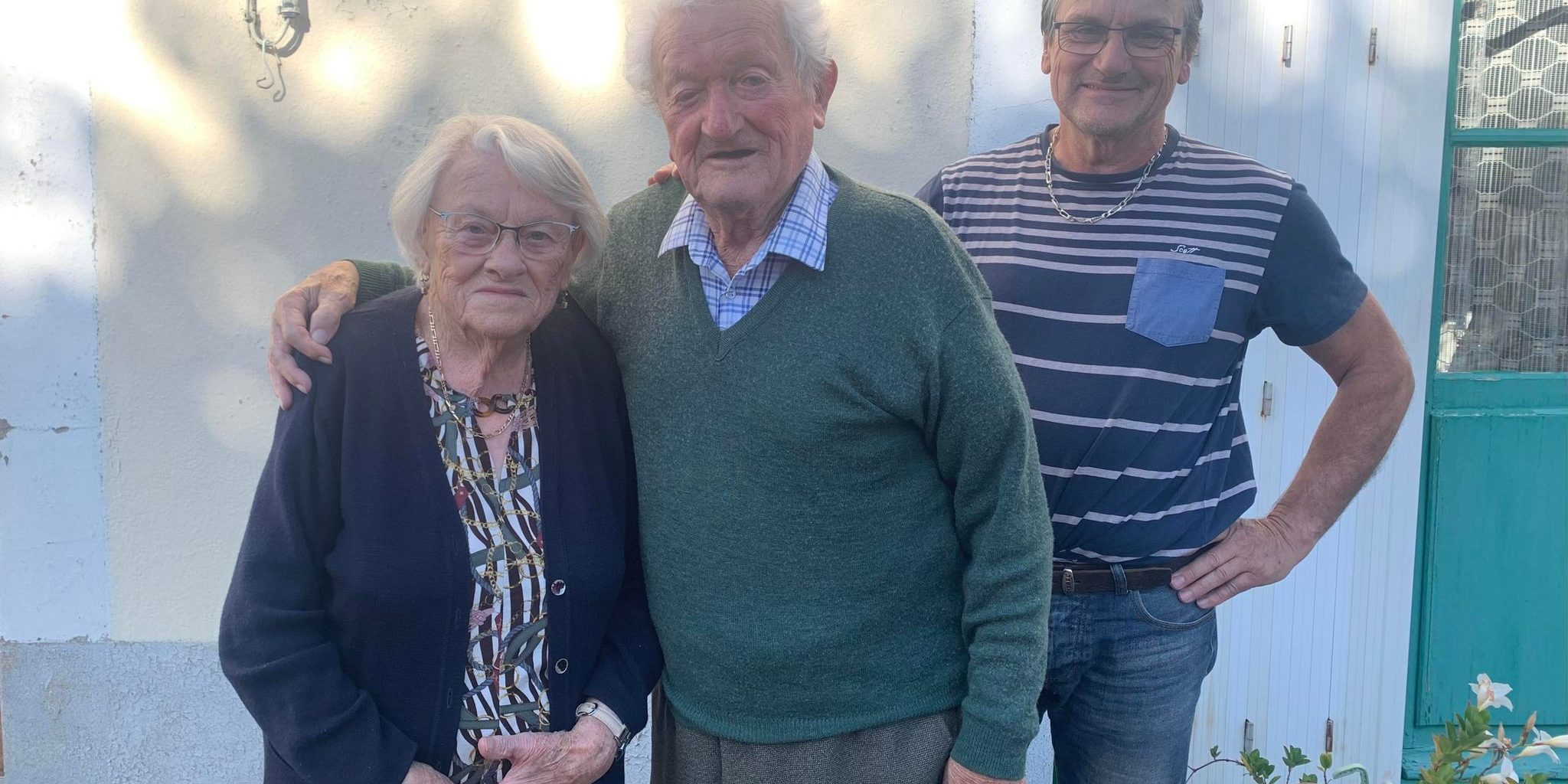 Lucette et Raymond Lebrun, près de leur fils, Philippe.