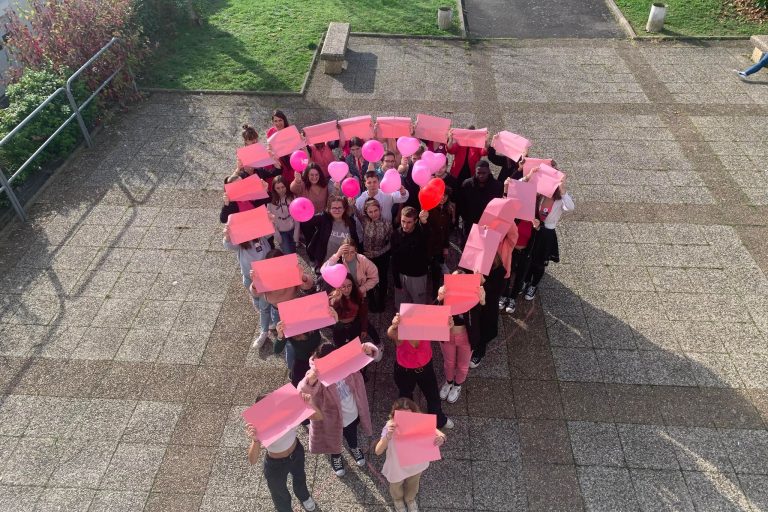 Les lycéens organisateurs de l'évènement du mercredi 19 octobre.