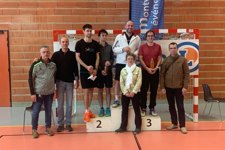 François Olivier, maire délégué de Château-du-Loir, a apporté son soutien de par sa présence lors de l'évènement.