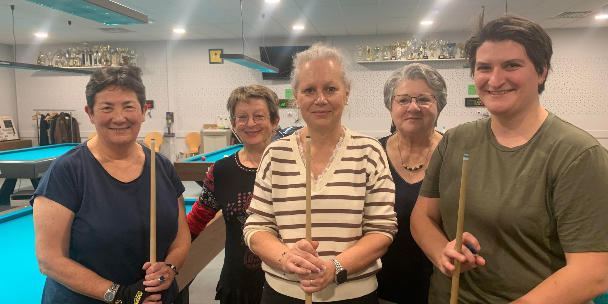 Trois femmes ont participé au premier tournoi de l'histoire du billard club castélorien.