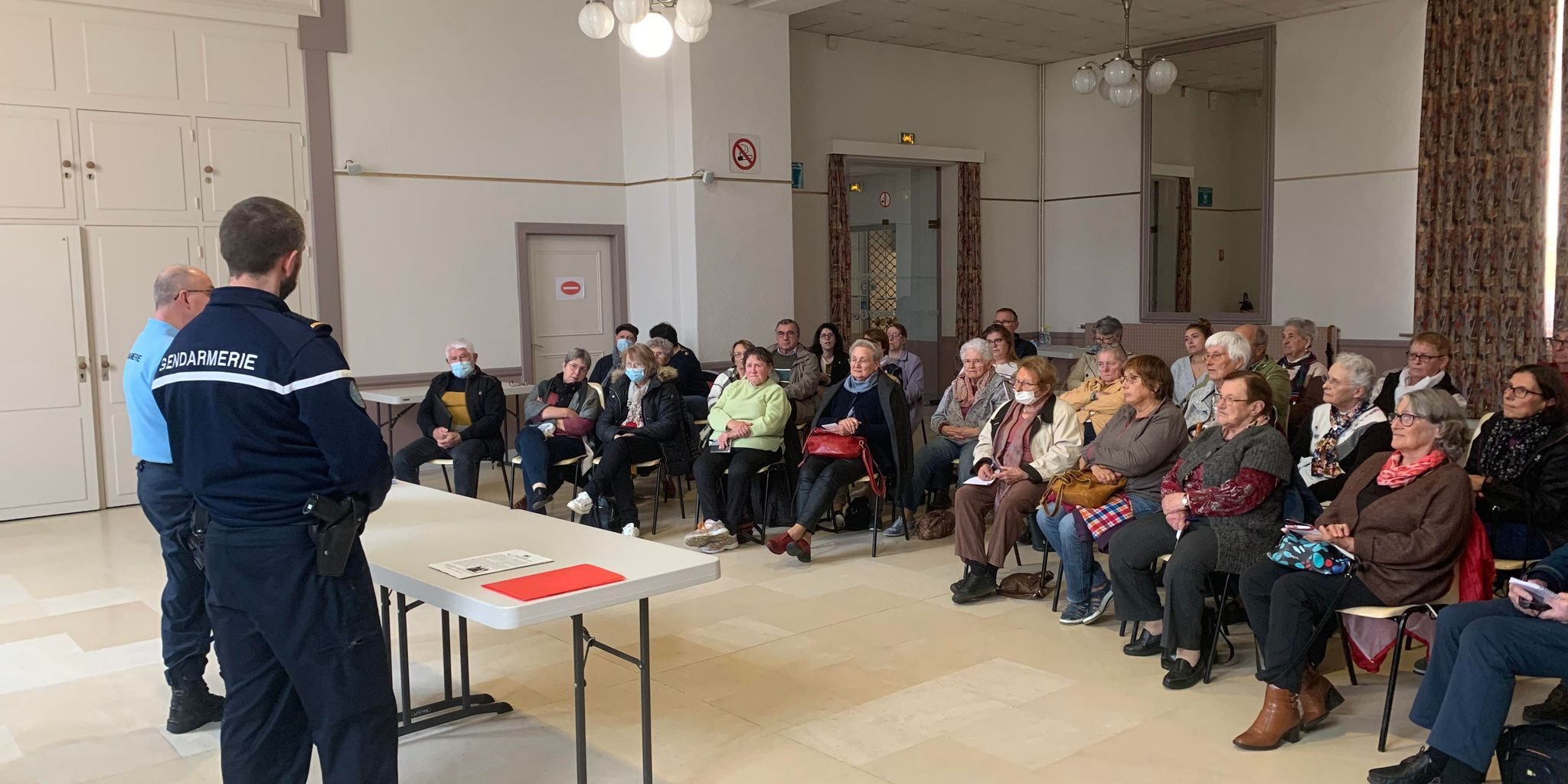 Lors de la conférence, les gendarmes ont également abordé le thème des caméras de surveillance et la question du droit à l'image.